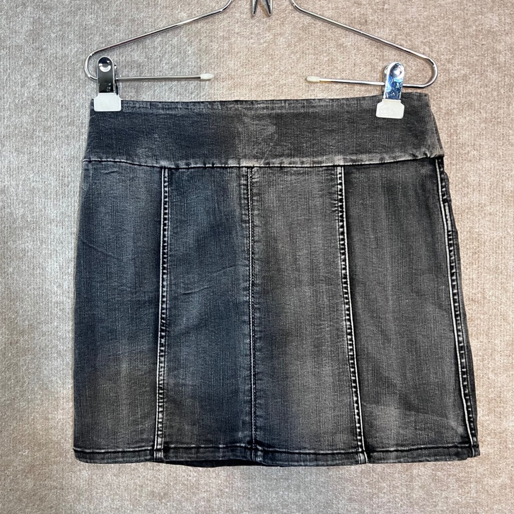 Rock & Republic Denim Rx Fever Pull On Skirt Womens 8 Black Wash Slimming Edgy